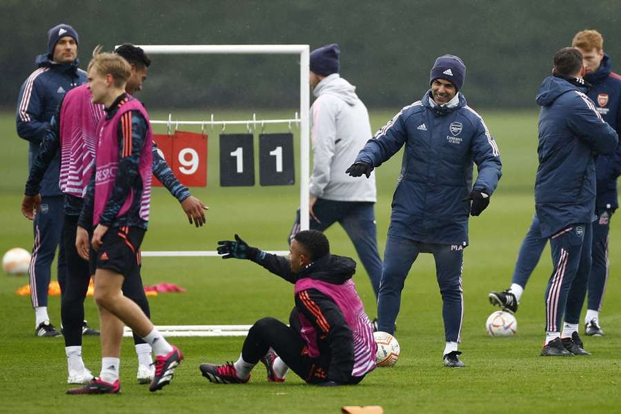 Arsenal manager Mikel Arteta and Gabriel Jesus during training