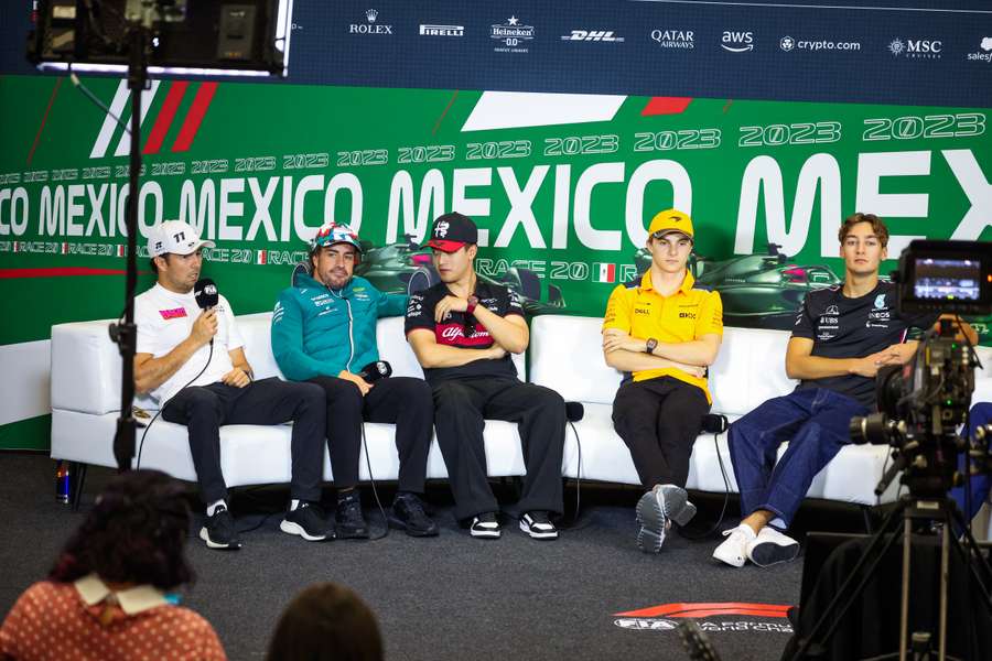 Sergio Perez (links) möchte bei seinem Heimrennen in Mexiko eine bessere Leistung als in den letzten Rennen zeigen.