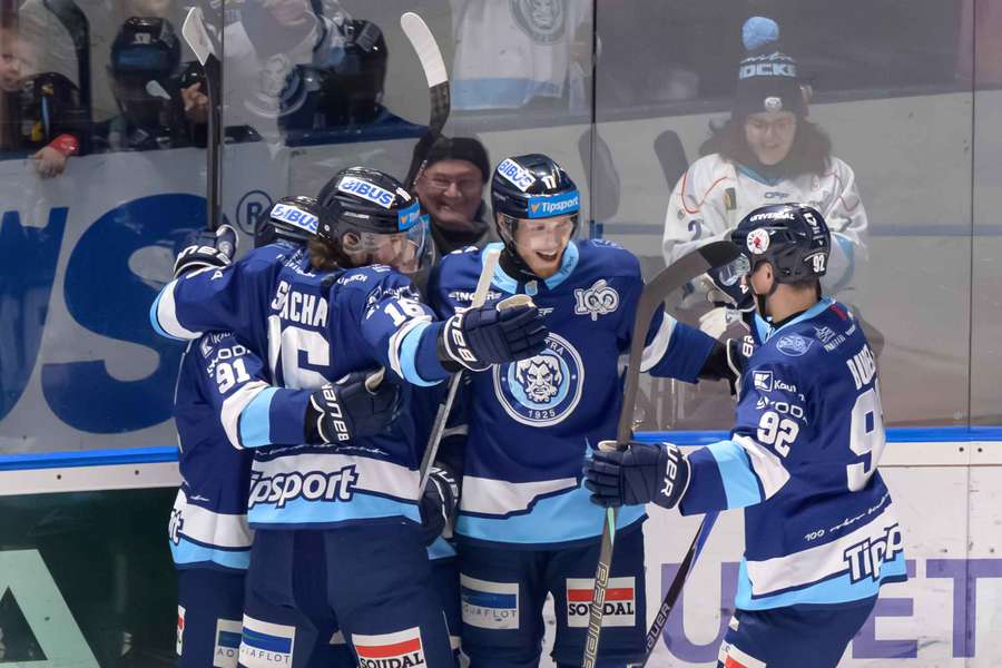 Nitrania zdolali Banskú Bystricu. Nitrania zdolali Banskú Bystricu.