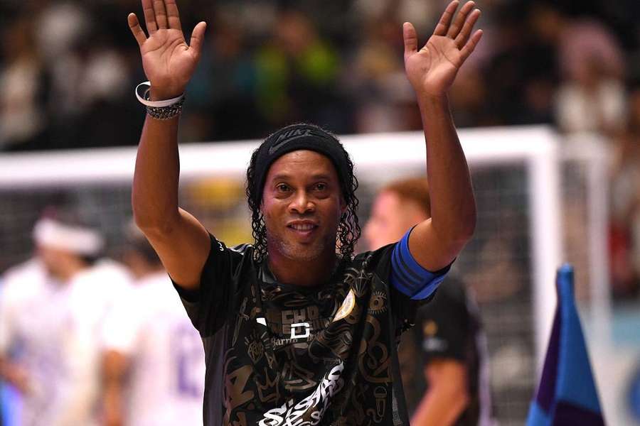 Ronaldinho va purta din nou ghete pentru victimele inundațiilor din Brazilia