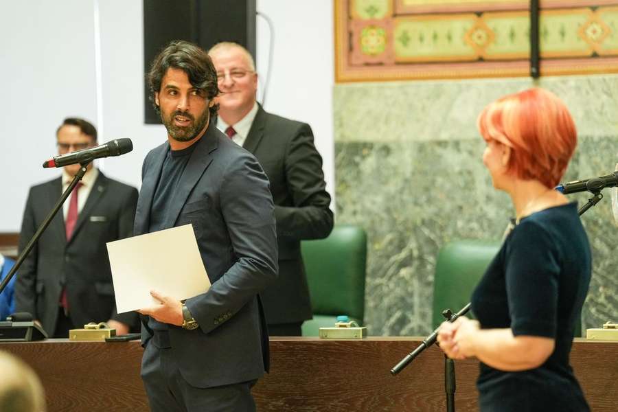 Filipe Coelho a lucrat timp de mai mulți ani ca asistent al lui Paulo Bento Filipe Coelho a lucrat timp de mai mulți ani ca asistent al lui Paulo Bento