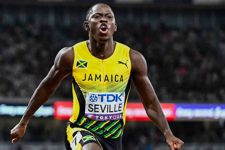Oblique Seville colocou a Jamaica de novo no topo dos 100m rasos