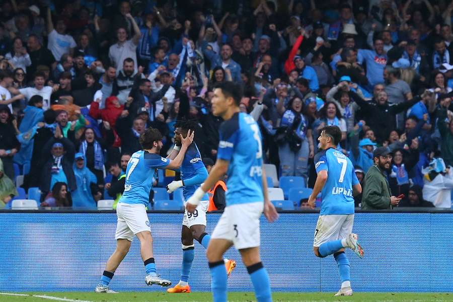 Napoli-jubel efter en scoring mod Inter