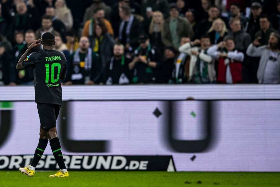 Thuram, lors d'un match contre Mönchengladbach.