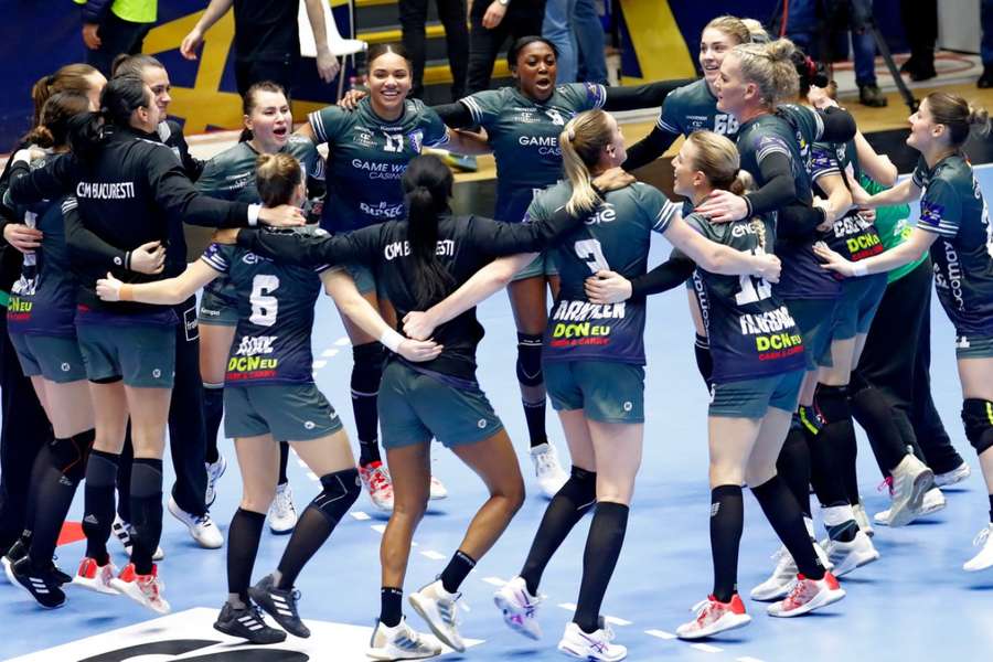 CSM București s-a calificat în sferturile Ligii Campionilor la handbal feminin