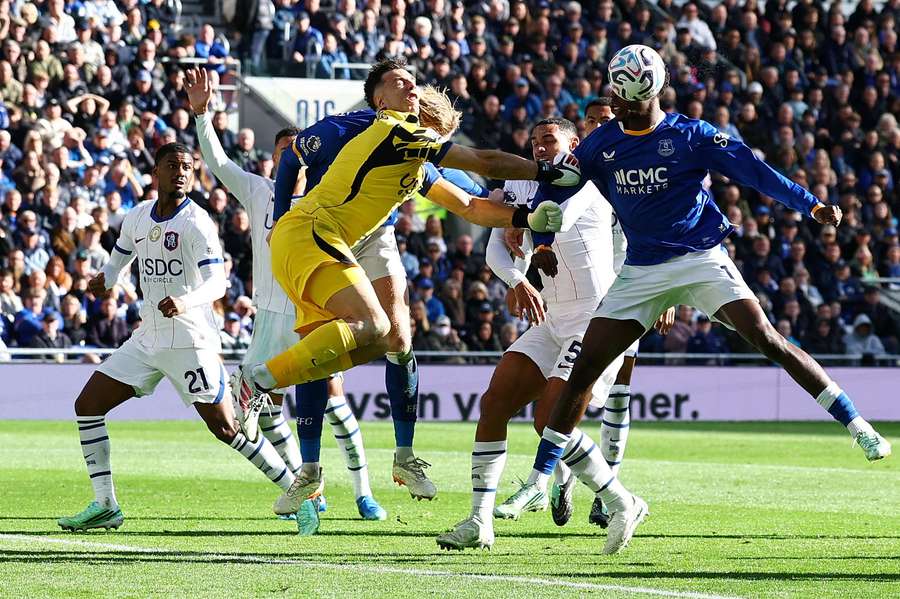 Zranenie Martíneza bolo škvrnou na výhre Chelsea.