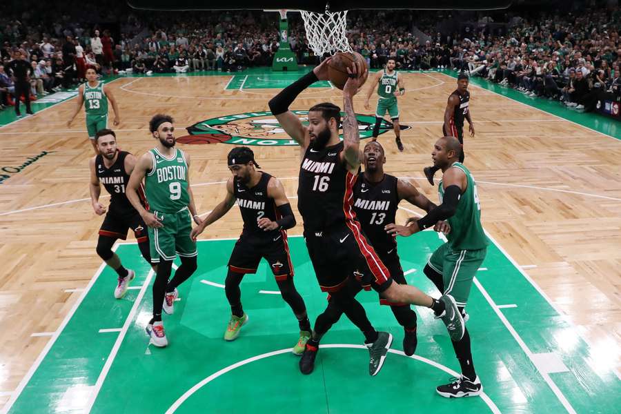 Miami jogou água no sonho de Boston