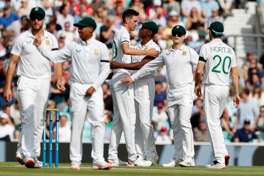 Elgar edges South Africa ahead in 3rd Test decider against England