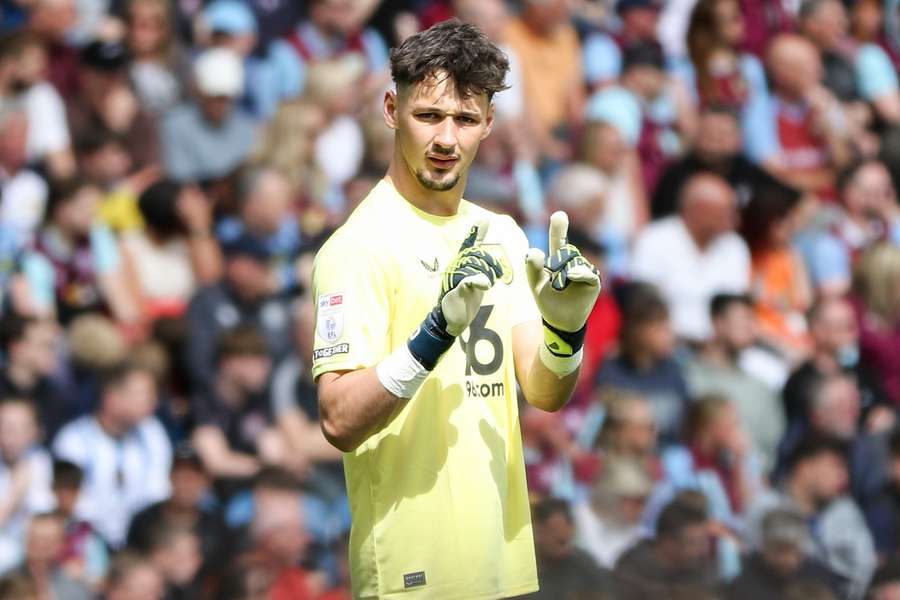 Newcastle enter advanced talks for Burnley and England star Trafford