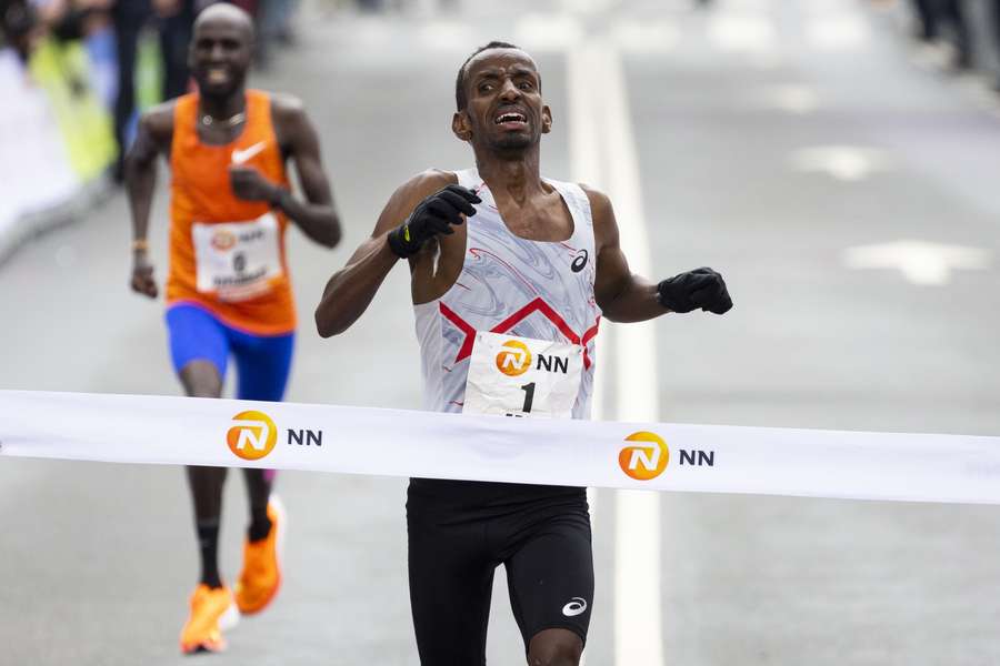 Bashir Abdi won eerder deze maand de 42e marathon van Rotterdam