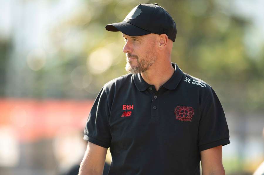 Cheftrainer ten Hag bei seinem Debüt für Bayer 04 Leverkusen