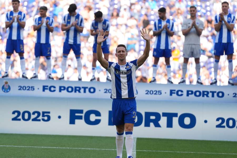 Luuk de Jong foi reforço surpresa Luuk de Jong foi reforço surpresa
