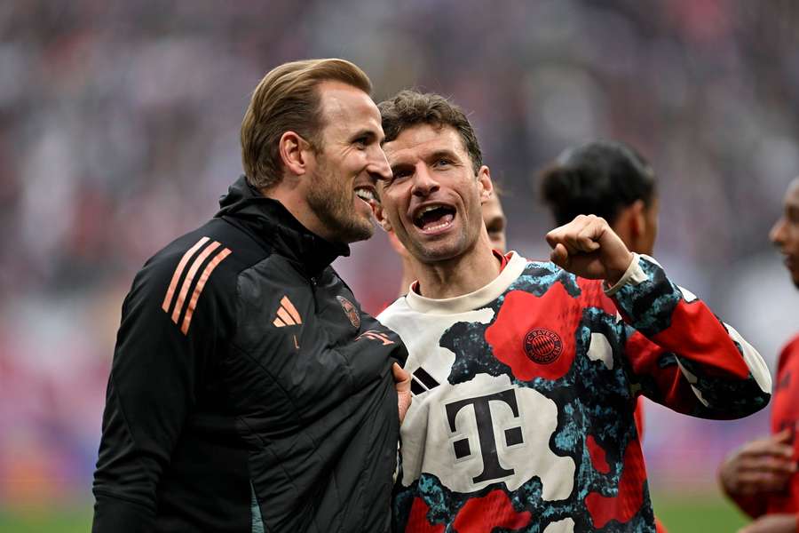 Harry Kane und Thomas Müller nach dem Spiel gegen RB Leipzig.