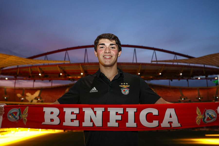 Diogo Ribeiro vai continuar ao serviço do Benfica