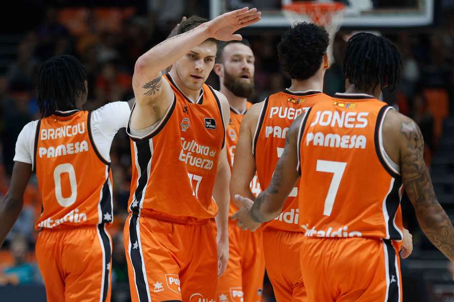 Los jugadores del Valencia firmaron el mejor partido de la temporada