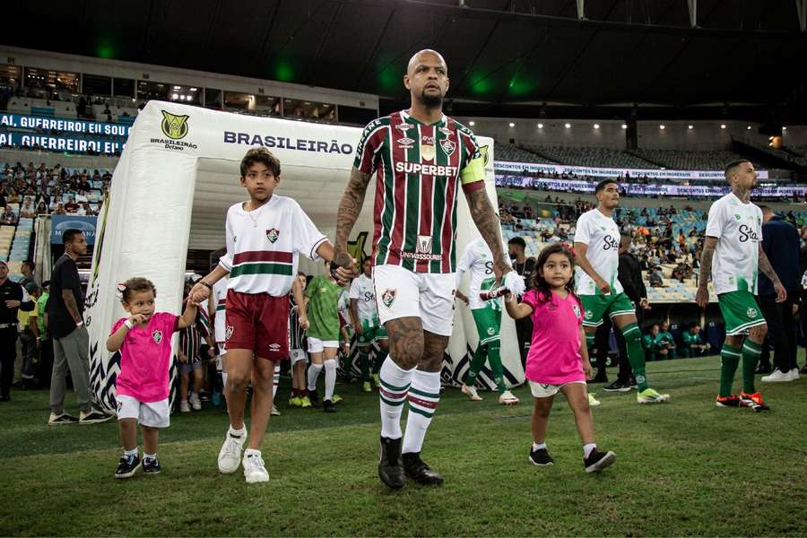 Fluminense, de Felipe Melo, tem encontrado dificuldades no setor defensivo nesta temporada
