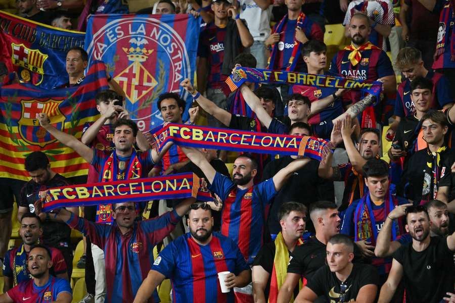 Champions: 'Flick Heil', Uefa vieta trasferta tifosi Barcellona