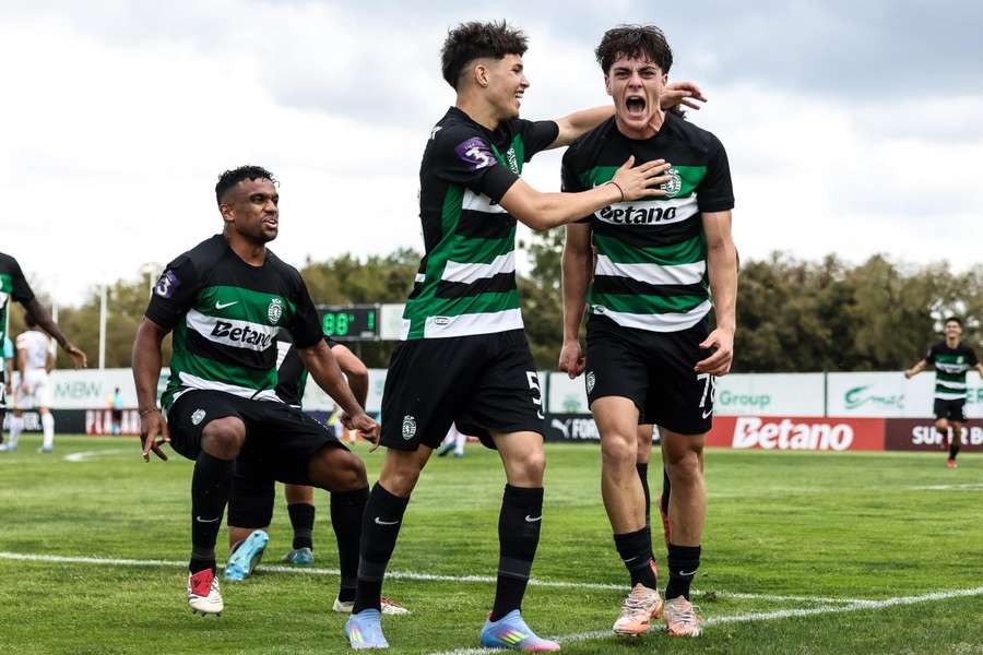 Mauro Couto estreou-se pela equipa sénior Mauro Couto estreou-se pela equipa sénior