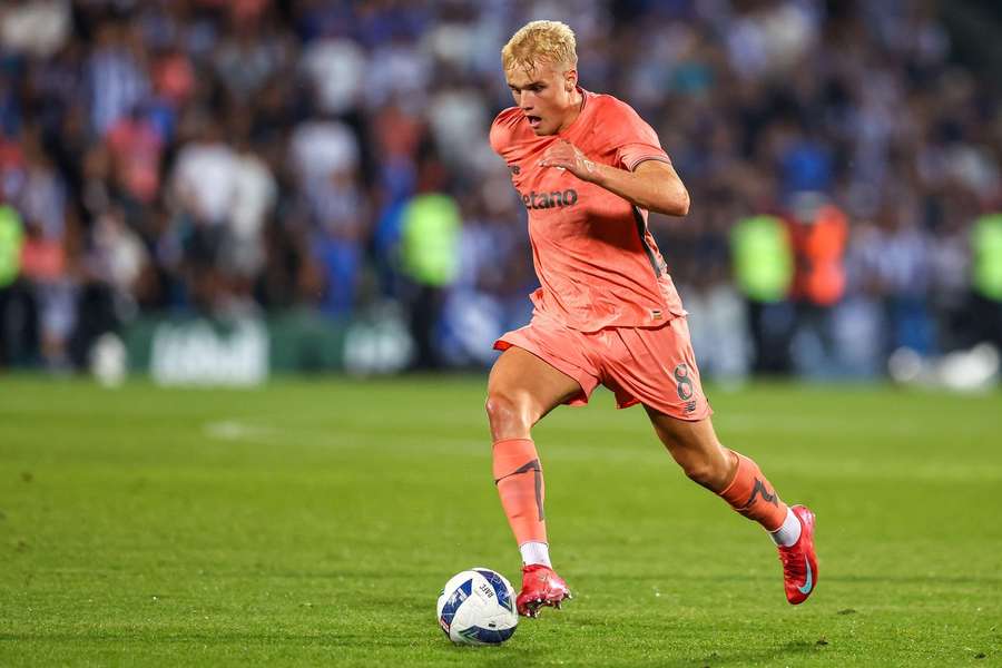 Victor Froholdt, médio do FC Porto