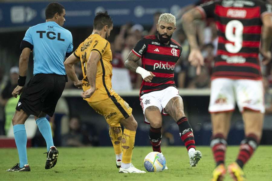 Gabigol voltou a atuar com a camisola do Flamengo após suspensão