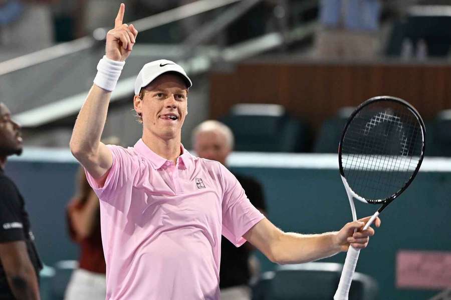 Sinner po vítězství nad Alexanderem Zverevem.