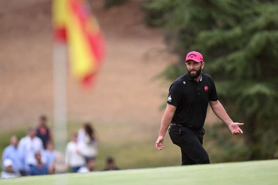 Rahm seguirá jugando en el LIV Golf Tour