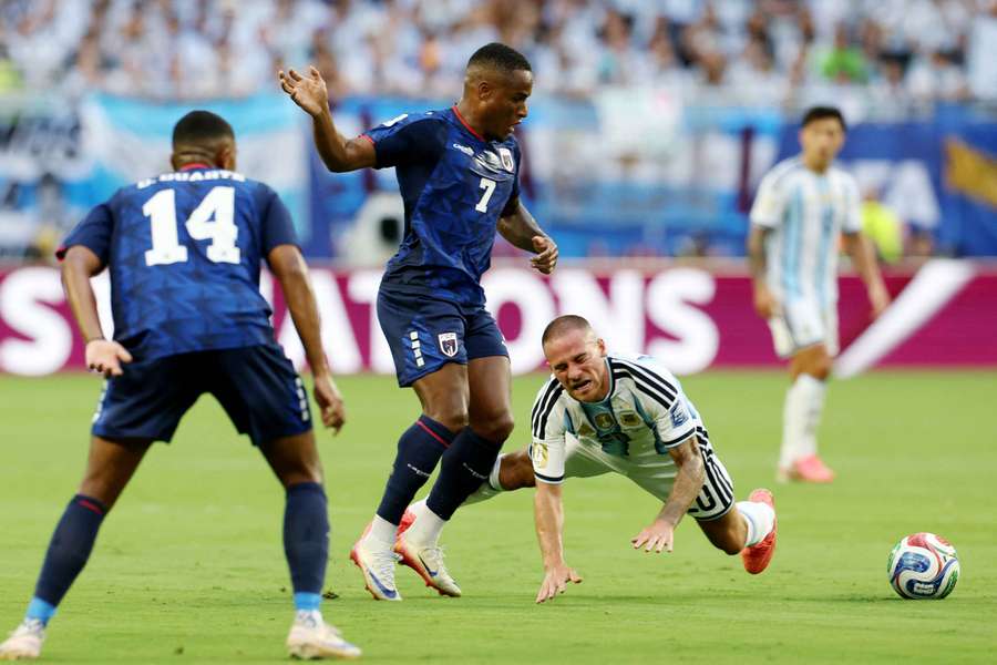 Cabral llega a Gremio tras el Mundial