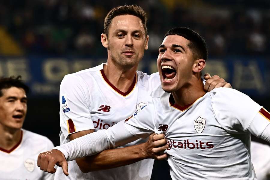 La Roma sufrió para ganar ante el Hellas Verona