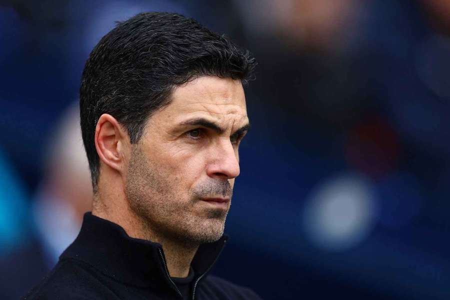 Arsenal boss Mikel Arteta looks on during their defeat to Man City
