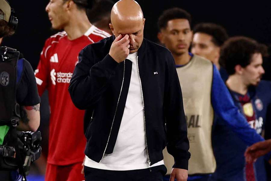 Slot rallies Liverpool fans after PSG defeat; explains Salah benching 