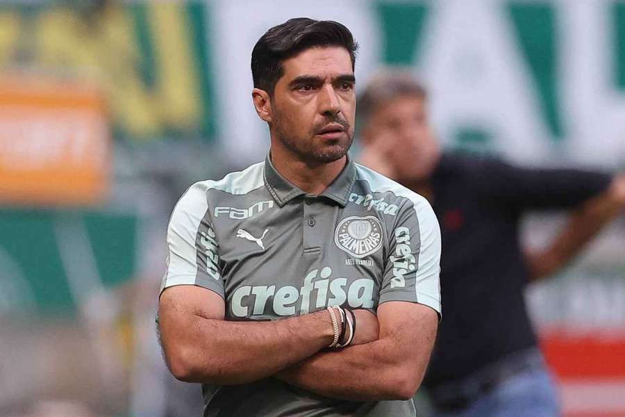 Abel Ferreira comemora 4 anos no Palmeiras como o técnico com mais títulos na história 