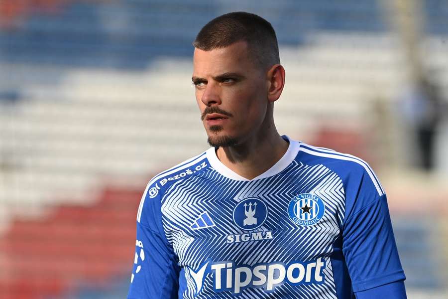 Kliment by se měl brzy vrátit na trávníky.