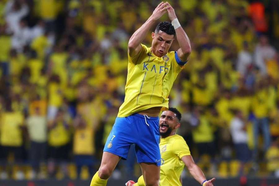 Cristiano Ronaldo vai ficar no Al Nassr até 2027