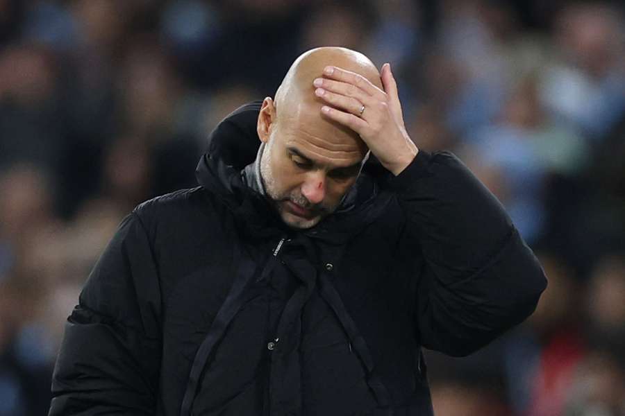 Pep Guardiola apareceu com o rosto machucado após jogo da Champions