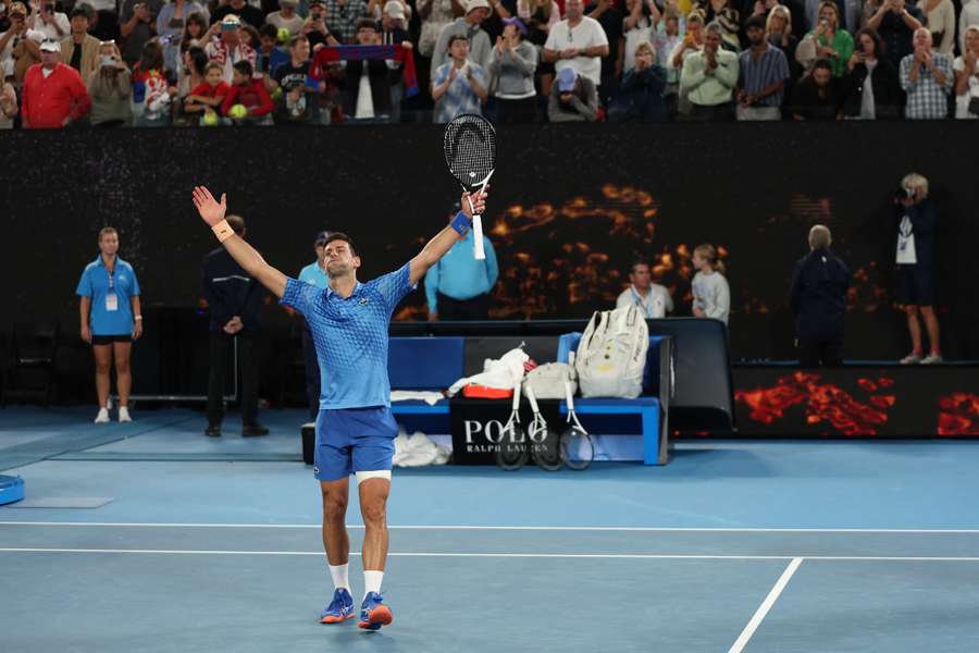 Djokovic celebrates reaching the round of 16