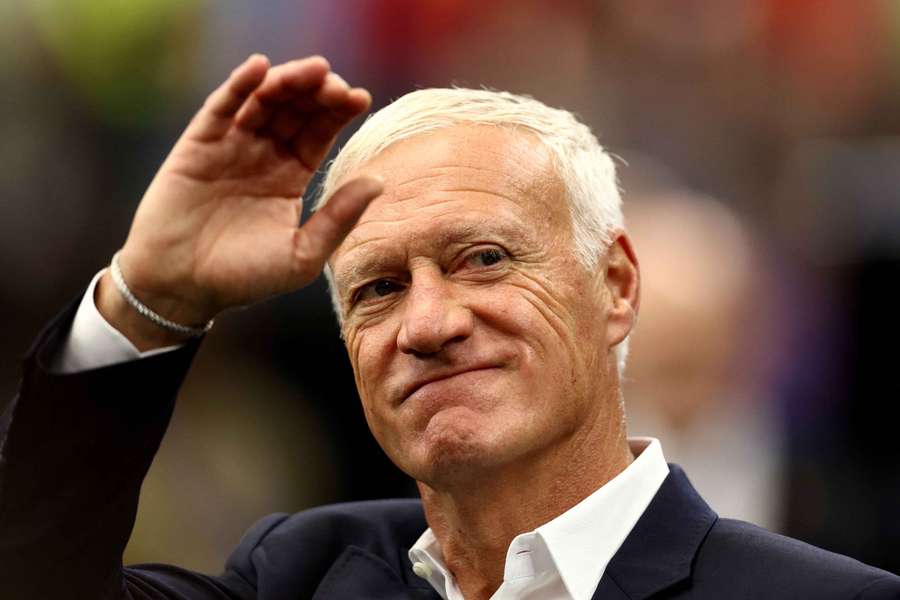 Didier Deschamps waves to fans ahead of France-Spain matchup Didier Deschamps waves to fans ahead of France-Spain matchup