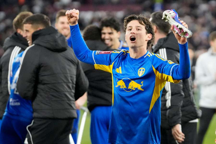 Brenden Aaronson celebrates after Leeds beat West Ham in a penalty shootout