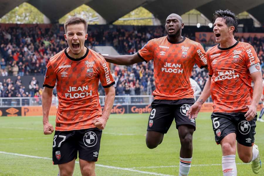 Théo Le Bris célébrant son but contre Lille ce dimanche.