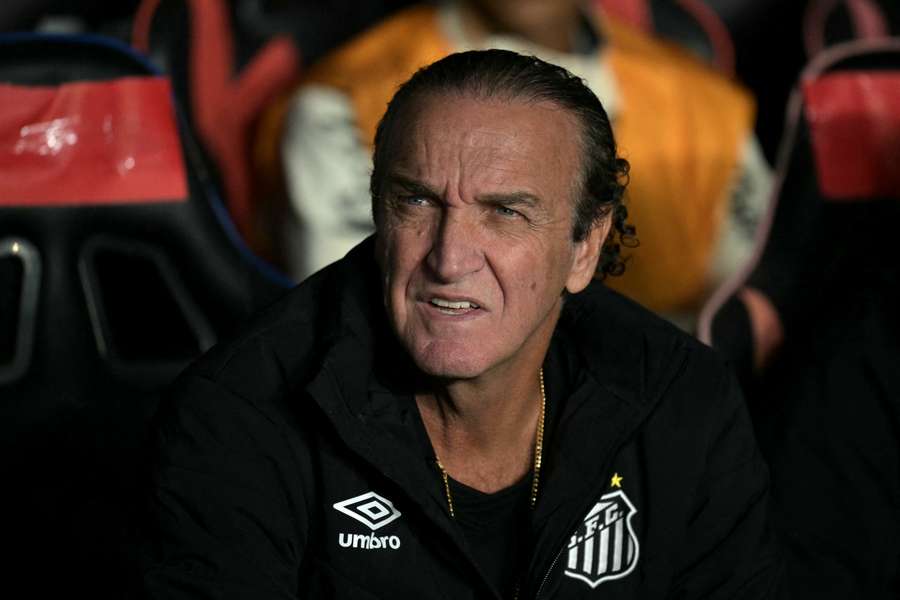 Cuca vai conversar com Neymar e Gabigol para saber se poderá contar com a dupla contra o Palmeiras