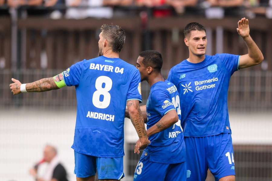 Útočník Patrik Schick v Leverkusenu nakonec kapitánskou pásku nenosí.
