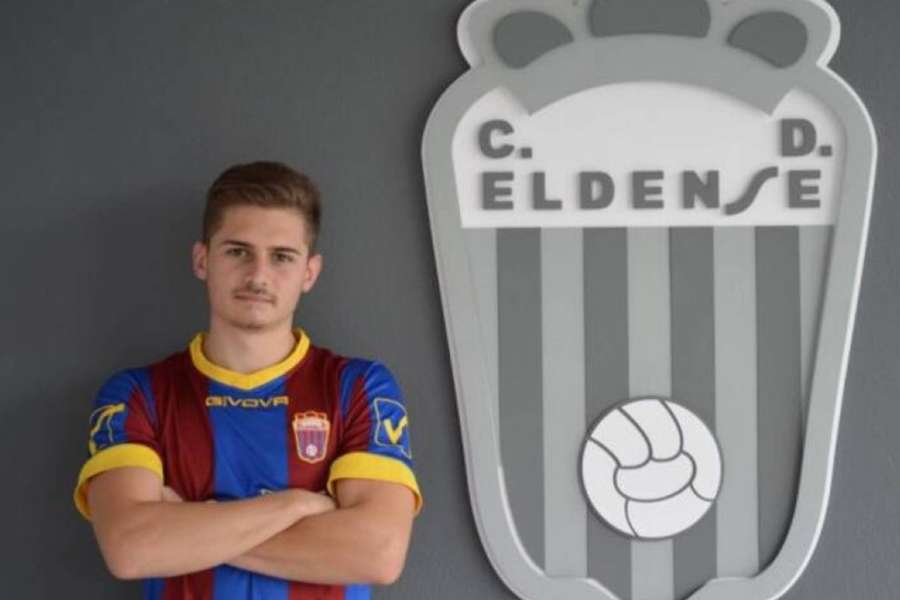 José Castillejo com a camisola do Eldense