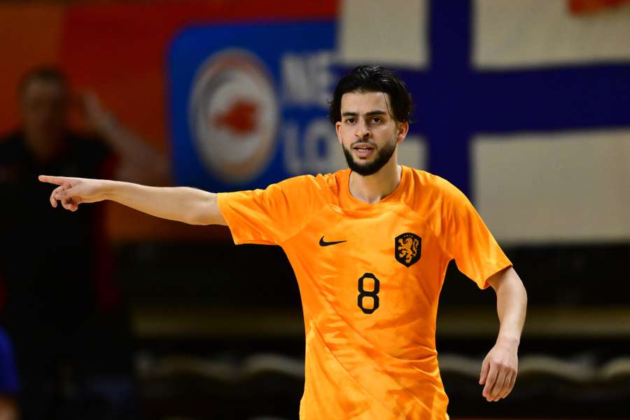 Ayoub Boukhari voor Nederland tijdens de WK-kwalificatiethuiswedstrijd tegen Finland