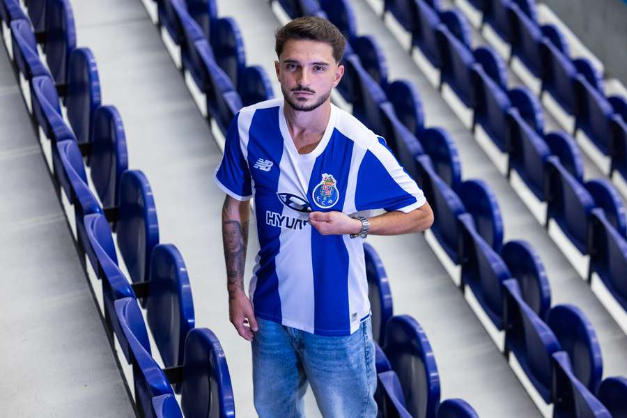Tiaguinho oficializado pelo FC Porto Tiaguinho oficializado pelo FC Porto