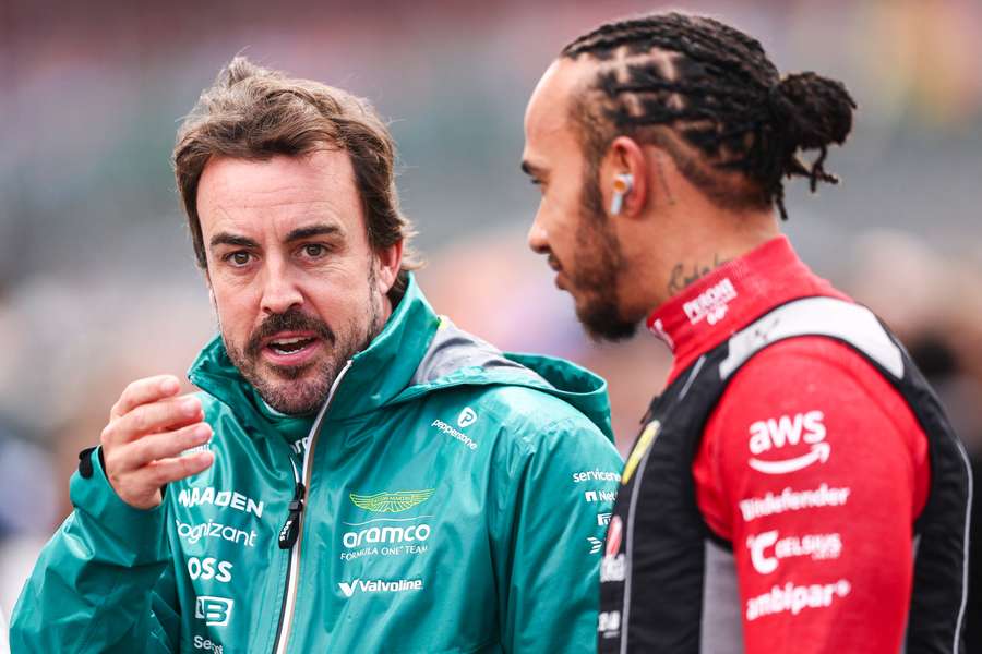 Lewis Hamilton und Fernando Alonso müssen in Spa beide aus der Boxengasse starten.