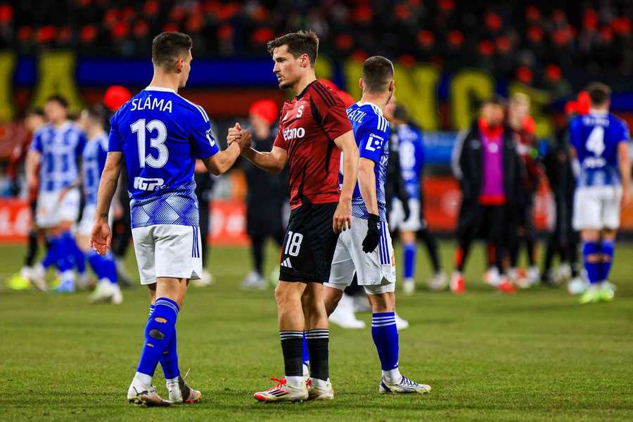 Ve finále MOL Cupu se střetne Olomouc a Sparta.