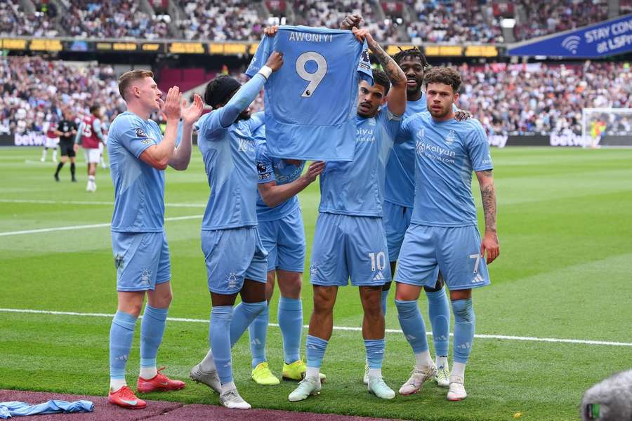 Forest players pay tribute to Taiwo Awoniyi after scoring first at West Ham