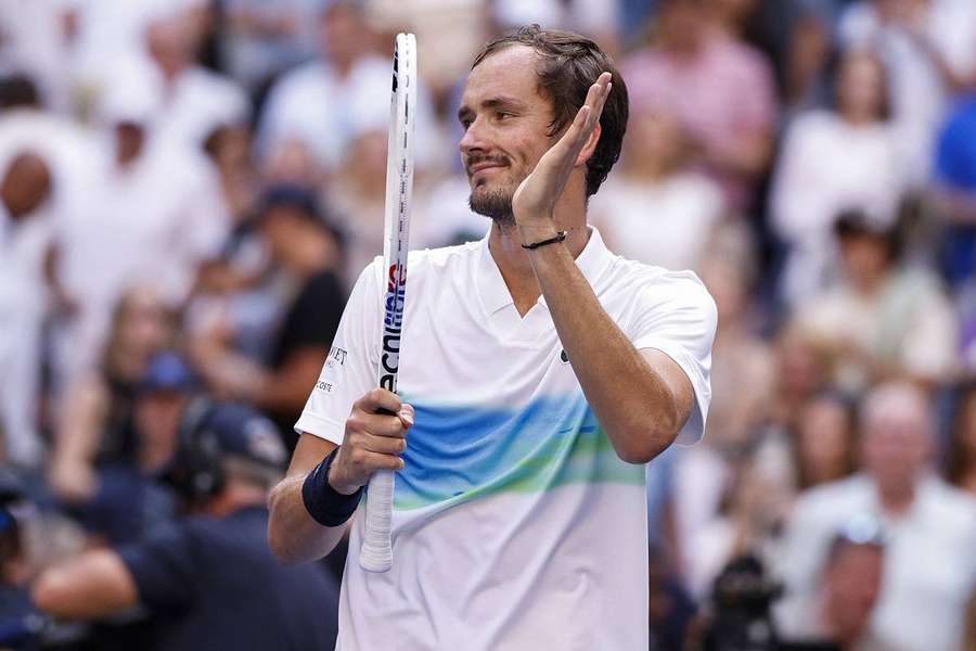 Medvedev surclasse Borges et jouera les quarts de l'US Open