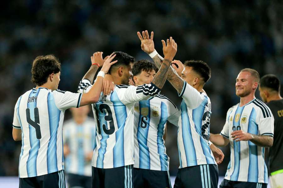 Argentína zaznamenala štyri góly. Argentína zaznamenala štyri góly.