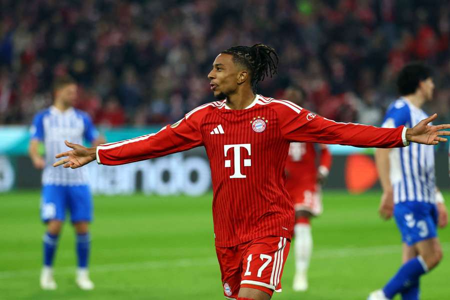 Olise marcou duas vezes na goleada