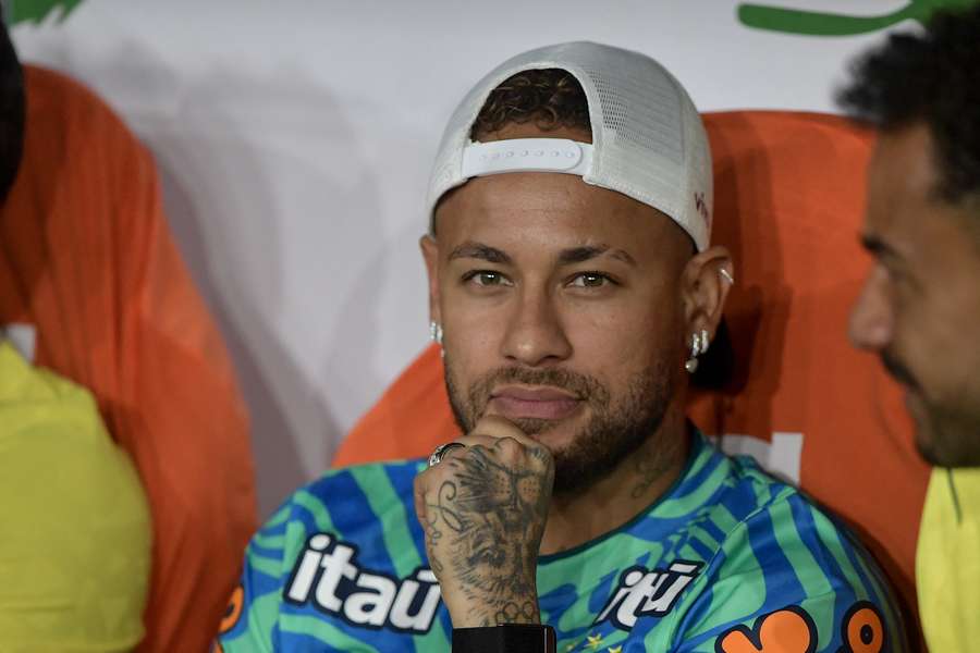 Neymar passou por exames nesta manhã Neymar passou por exames nesta manhã